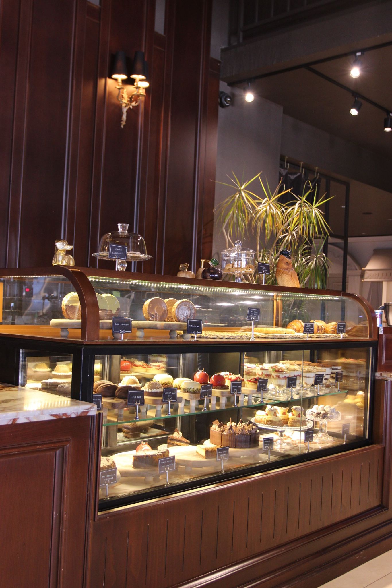 Lobby Pastane Vitrini